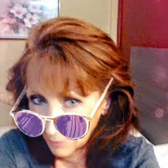 Meet your Posher, Marcy - Picture 3 of 4